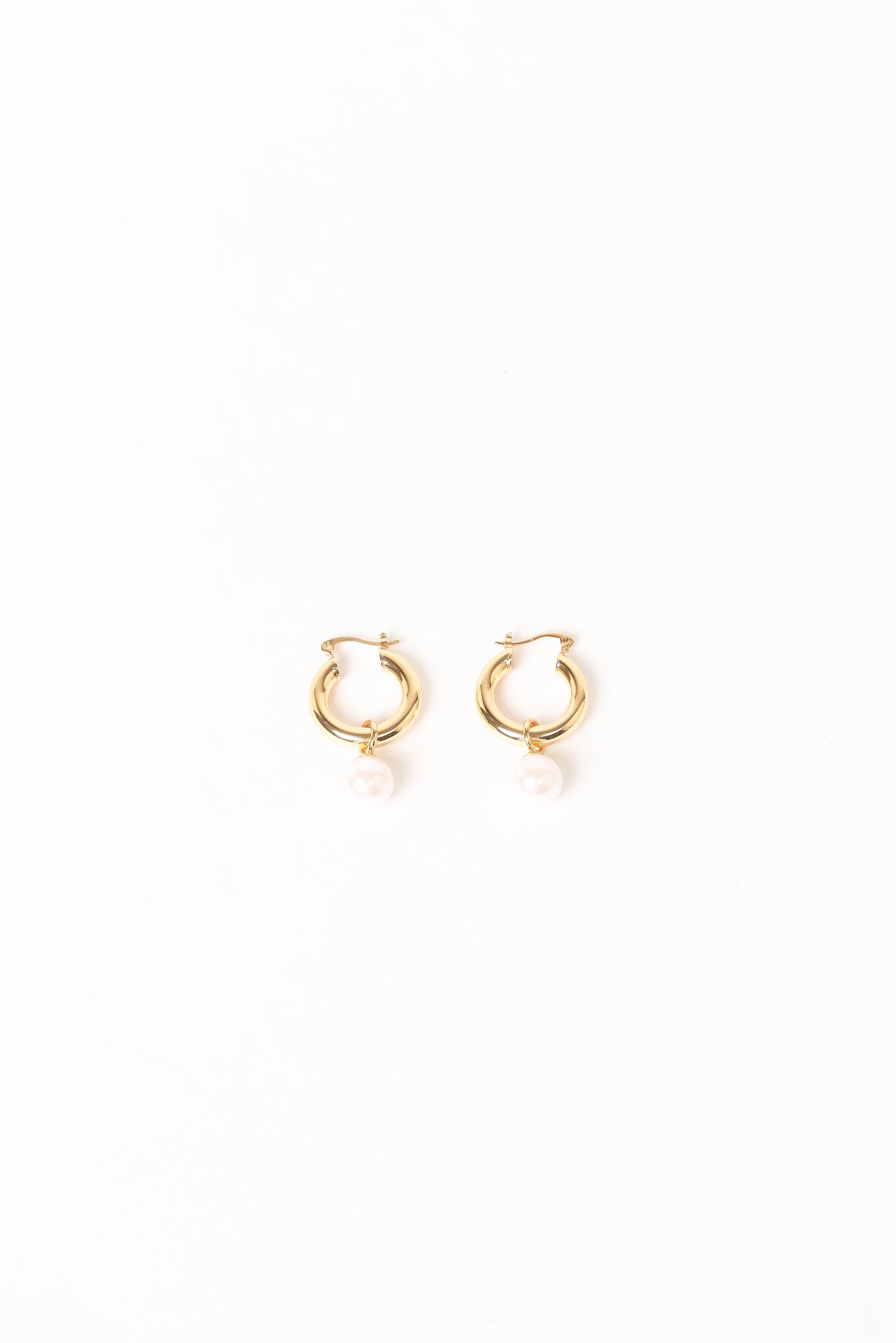 Geneva Earrings - Gold/Pearl