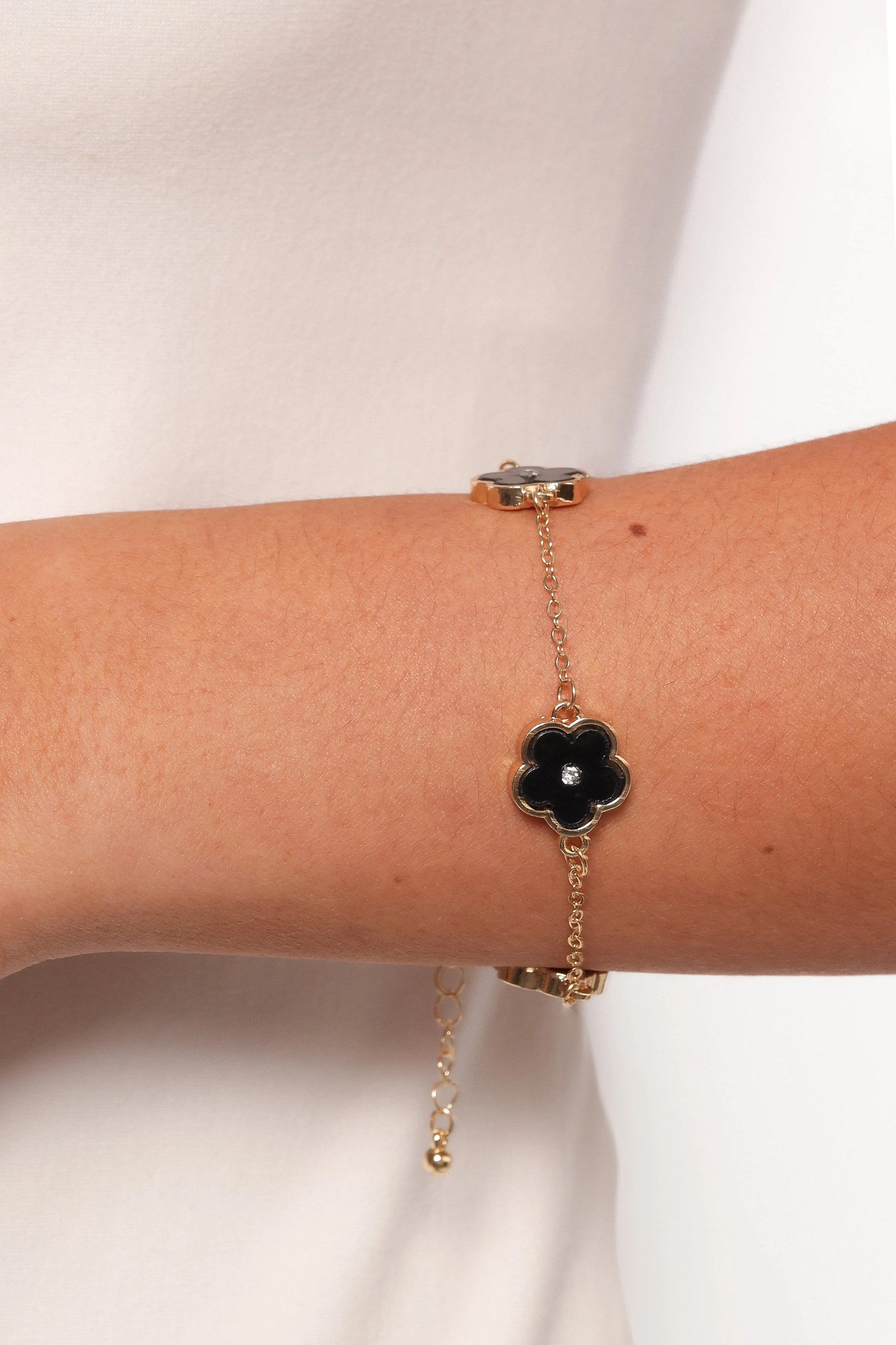 Dorothea Flower Necklace/Bracelet Set - Gold